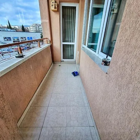 Apartment просторна всекидневна и спалня